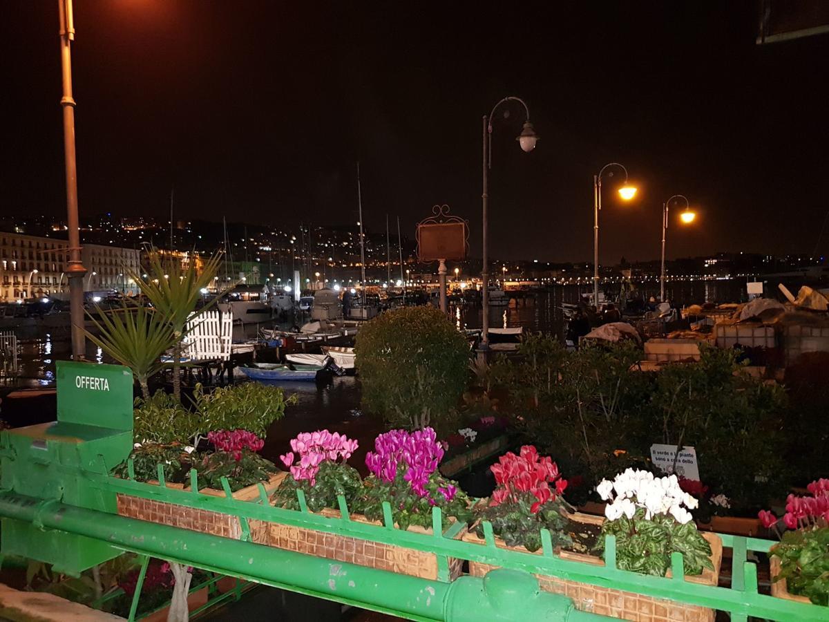 Napoli Lungomare Caracciolo Mon Amour Buitenkant foto